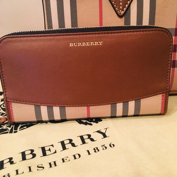 Burberry Handbags - Brand New Authentic Burberry Wallet